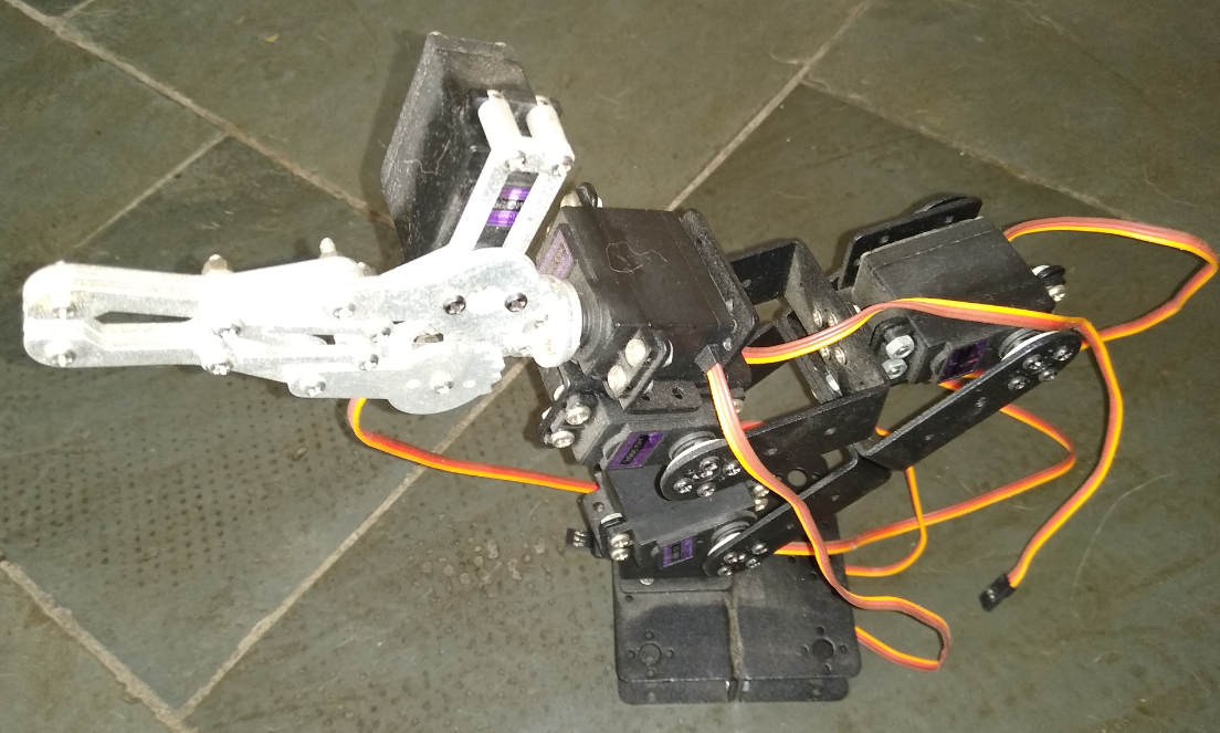 HOME - 20171201 - Arduino braco robótico